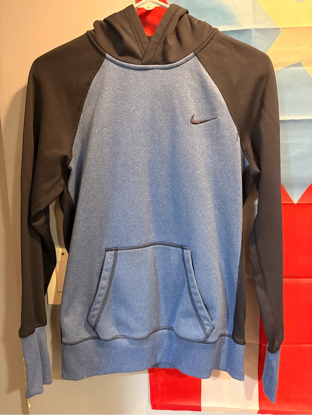 Nike Men's Light Blue and Black Therma Fit Zip-Up Hooded Sweater